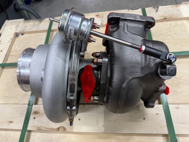 Турбокомпрессор Schwitzer B3UG 13879700144 на КамАЗ 54901 (аналог K0JP105K000) / Borg Warner 13879700144